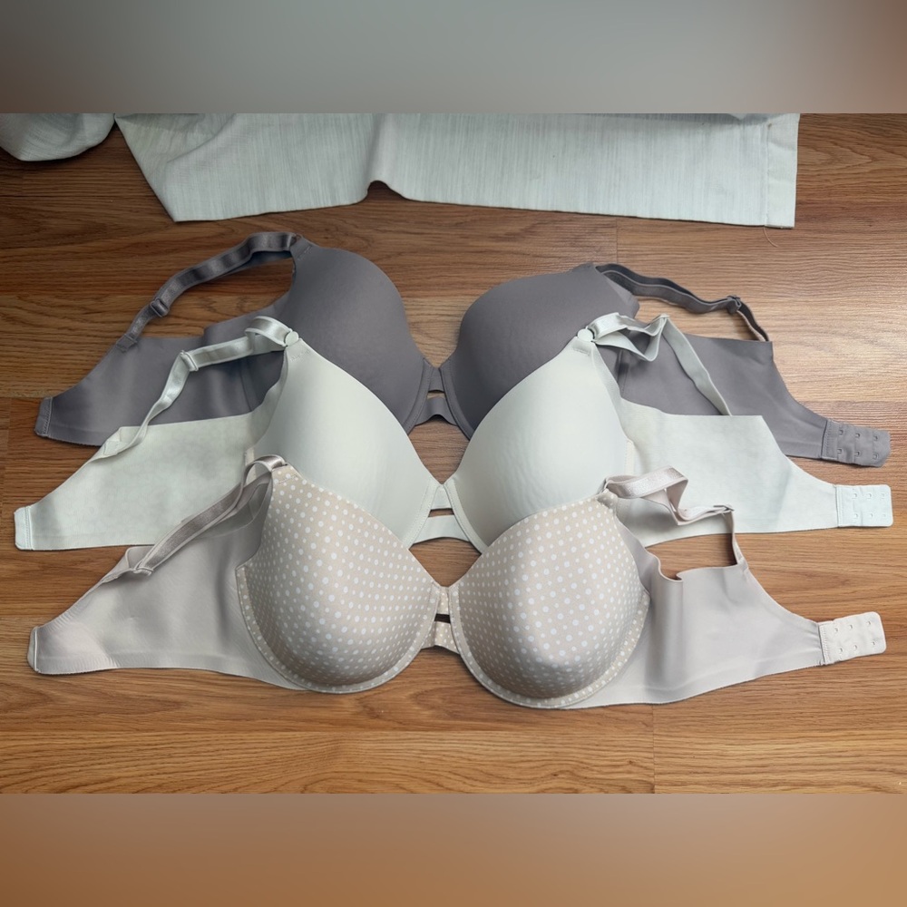 Warner Bundle.. RB5781A. 01356..Gray, White, and Cream